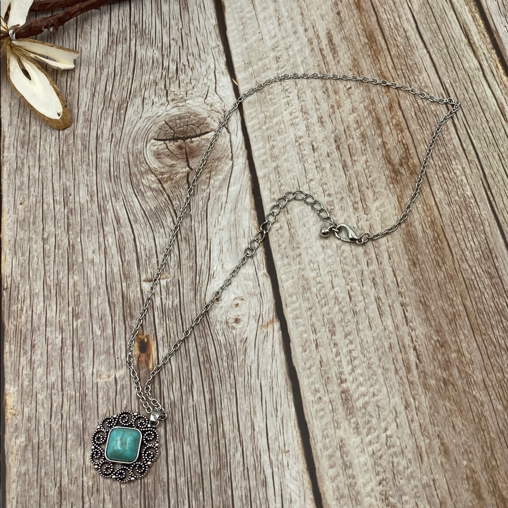 NWOT Silver and Turquoise Pendant Necklace